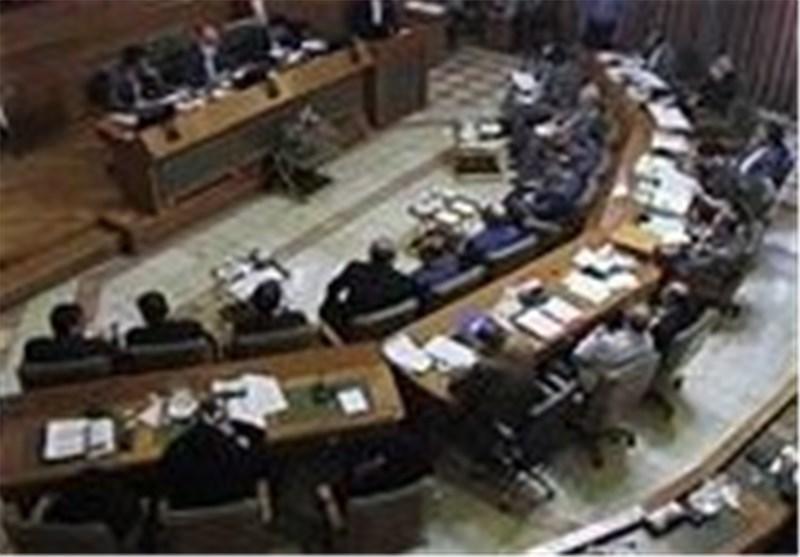 تجمع جمعی از مدیران و کارمندان بازنشسته شرکت واحد مقابل تجمع جمعی از مدیران و کارمندان بازنشسته شرکت واحد مقابل شورای شهر