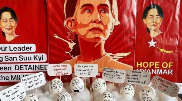 اعتراضات خلاقانه میانماری ها با تخم مرغ های عید پاک