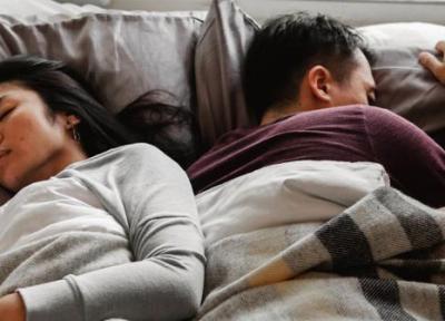 تنهایی یا در کنار شریک زندگی؛ کدام خوابیدن بهتر است؟
